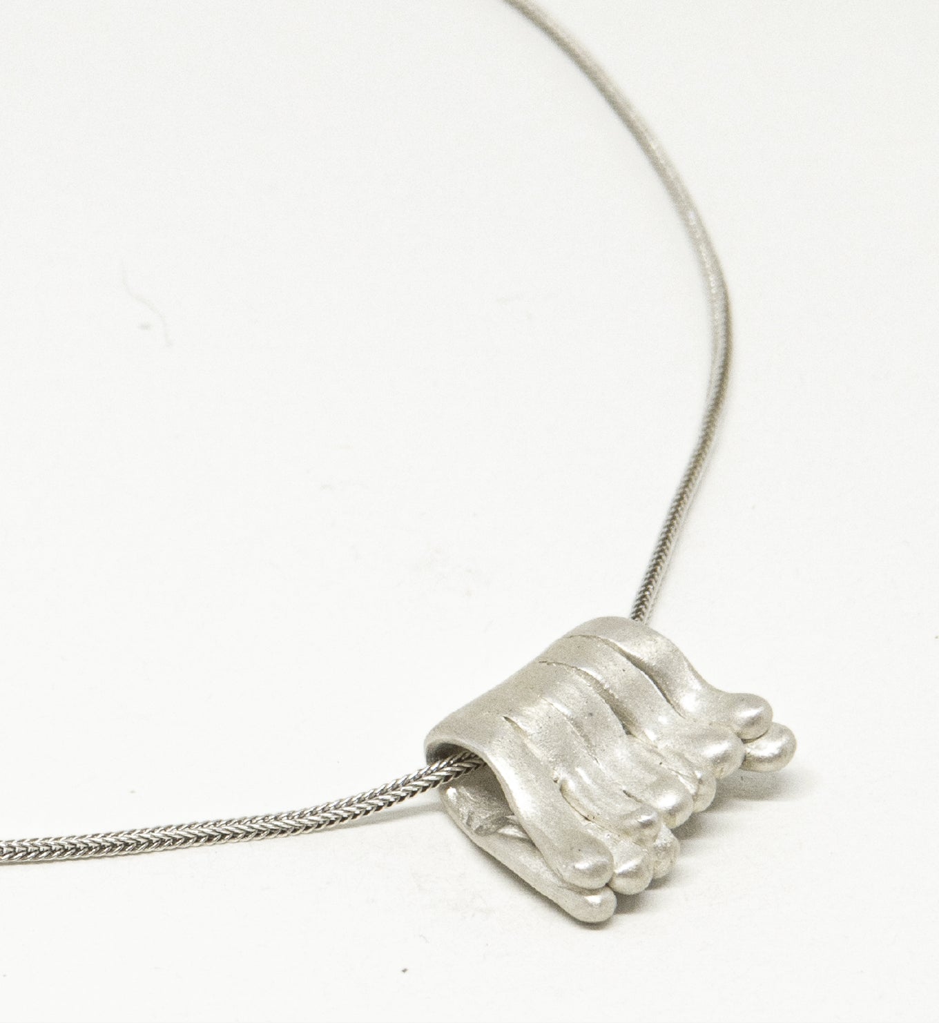 Little Anemonae pendant necklace
